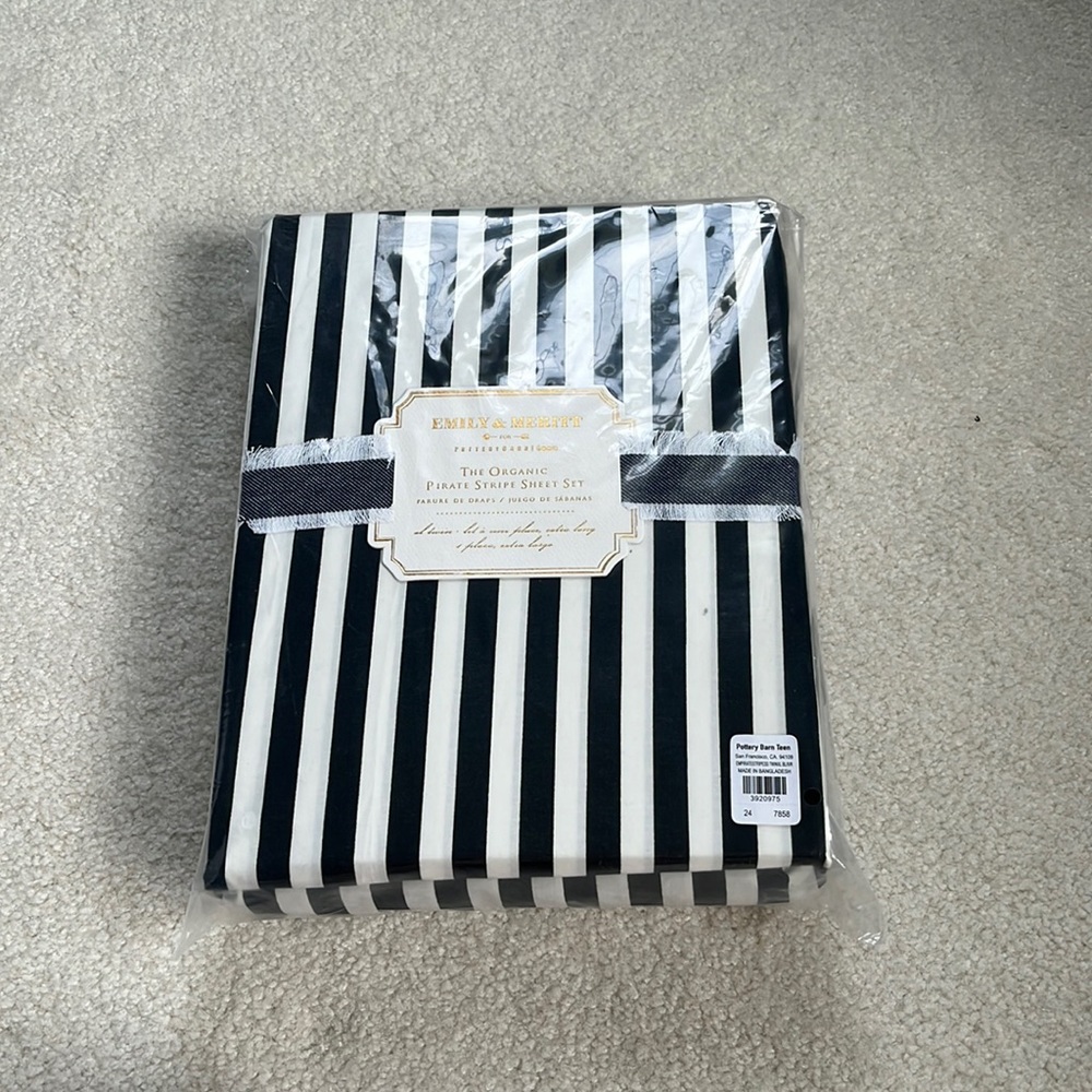 Pottery Barn Twin Sheet Set
